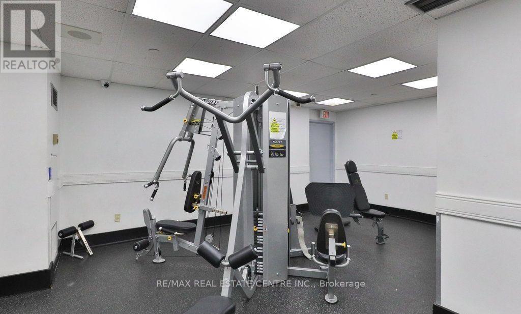 702 - 335 Webb Drive, Mississauga, Ontario  L5B 4A1 - Photo 36 - W12467373