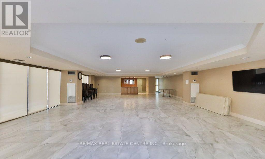 702 - 335 Webb Drive, Mississauga, Ontario  L5B 4A1 - Photo 40 - W12467373