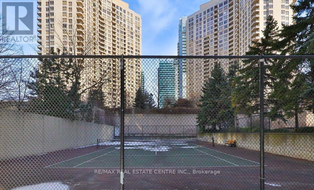 702 - 335 Webb Drive, Mississauga, Ontario  L5B 4A1 - Photo 44 - W12467373