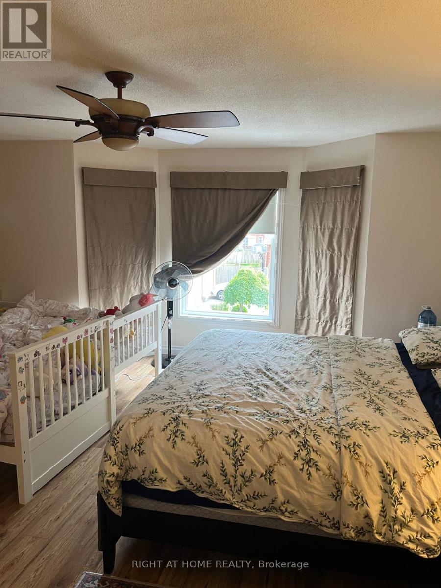 Upper - 6713 Mockingbird Lane, Mississauga, Ontario  L5N 5J8 - Photo 10 - W12467381