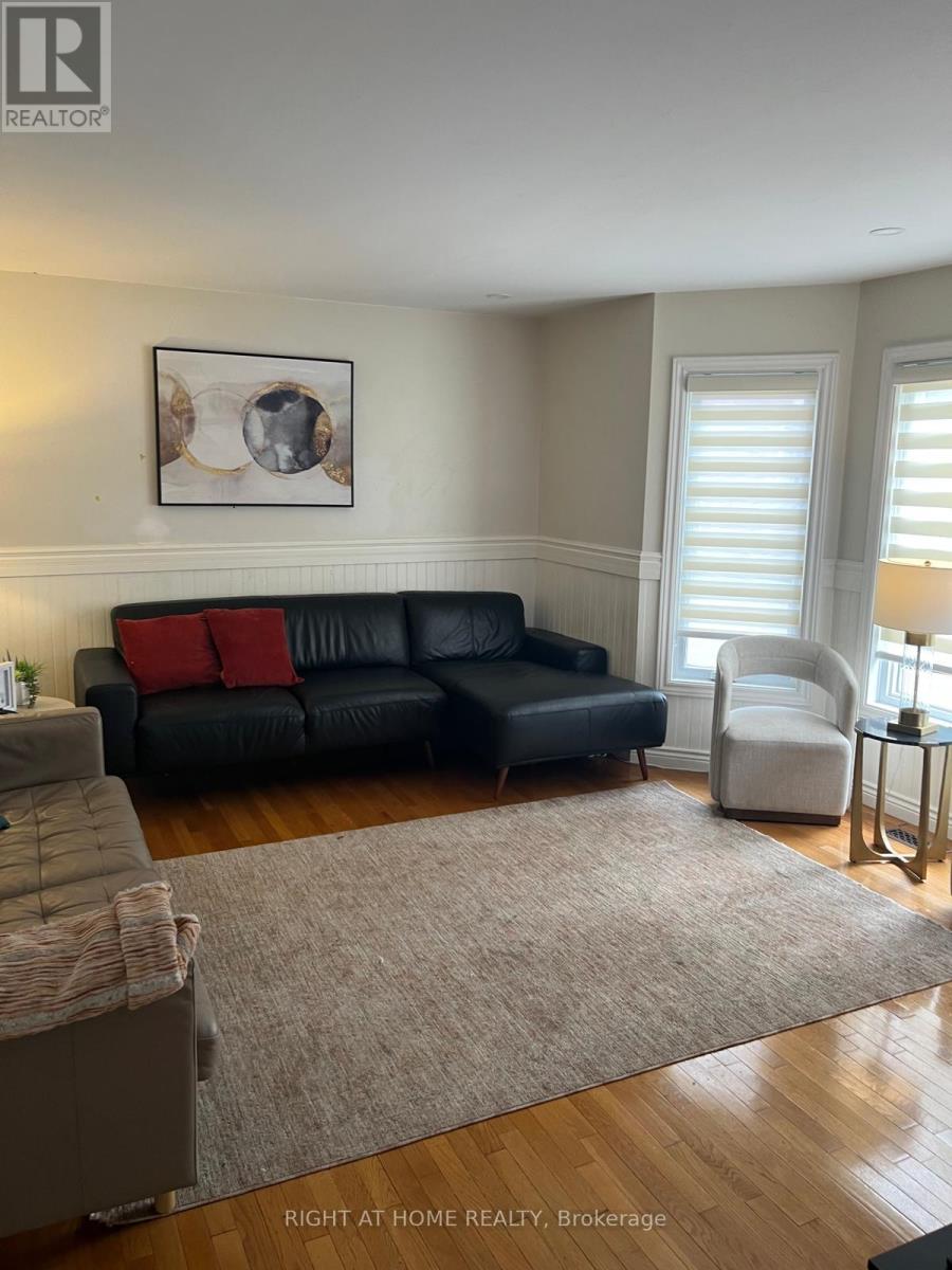 Upper - 6713 Mockingbird Lane, Mississauga, Ontario  L5N 5J8 - Photo 2 - W12467381