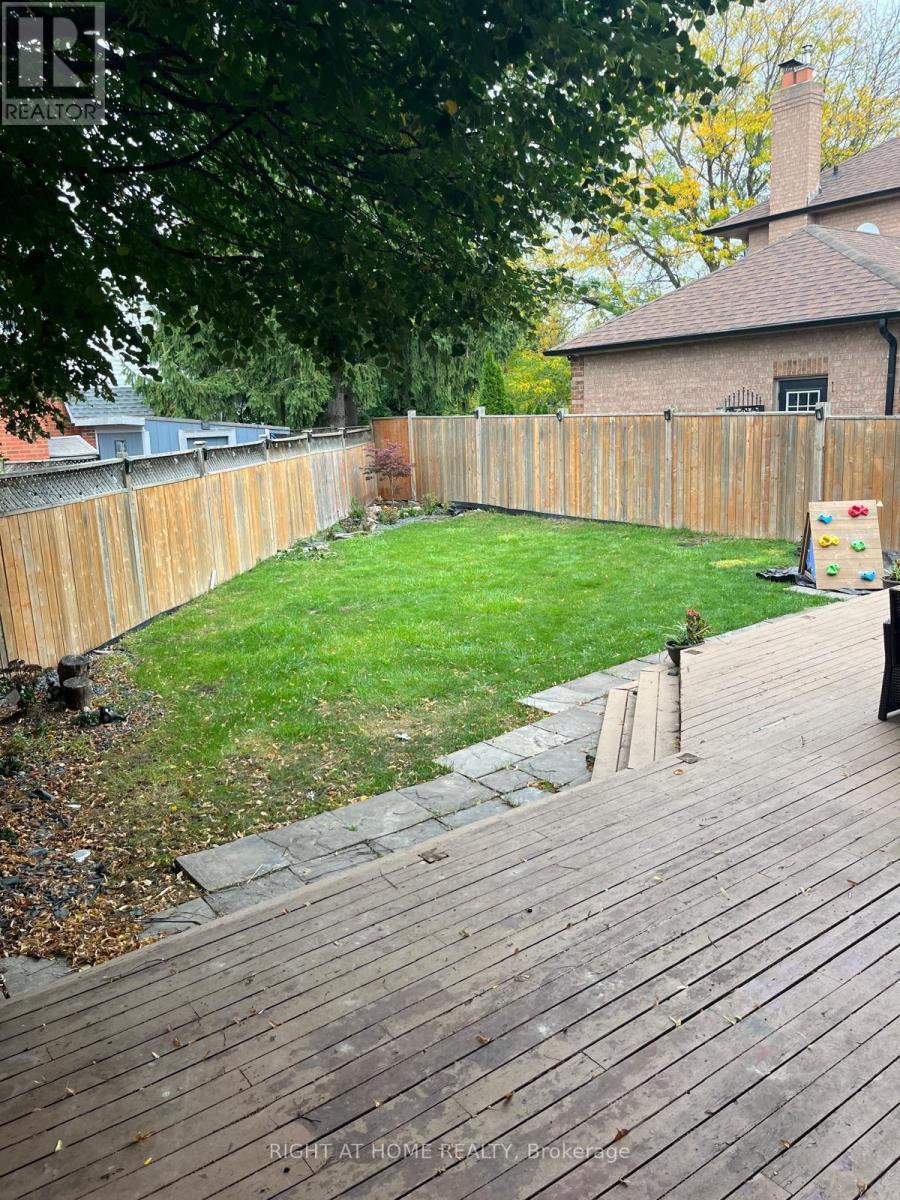 Upper - 6713 Mockingbird Lane, Mississauga, Ontario  L5N 5J8 - Photo 9 - W12467381