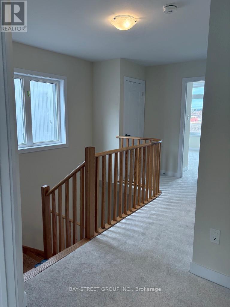 215 Aviron Crescent, Welland, Ontario  L3B 0M5 - Photo 12 - X12467374