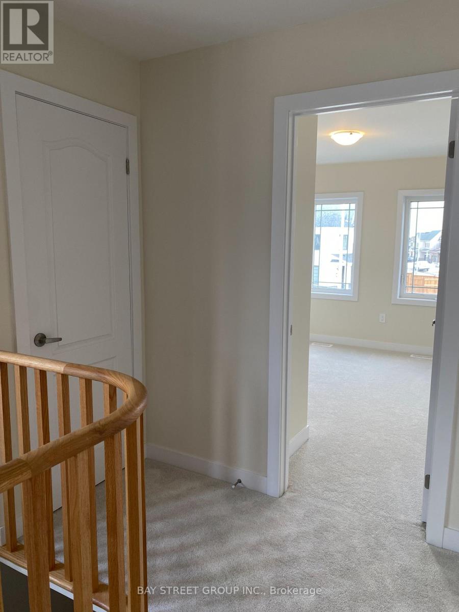 215 Aviron Crescent, Welland, Ontario  L3B 0M5 - Photo 14 - X12467374
