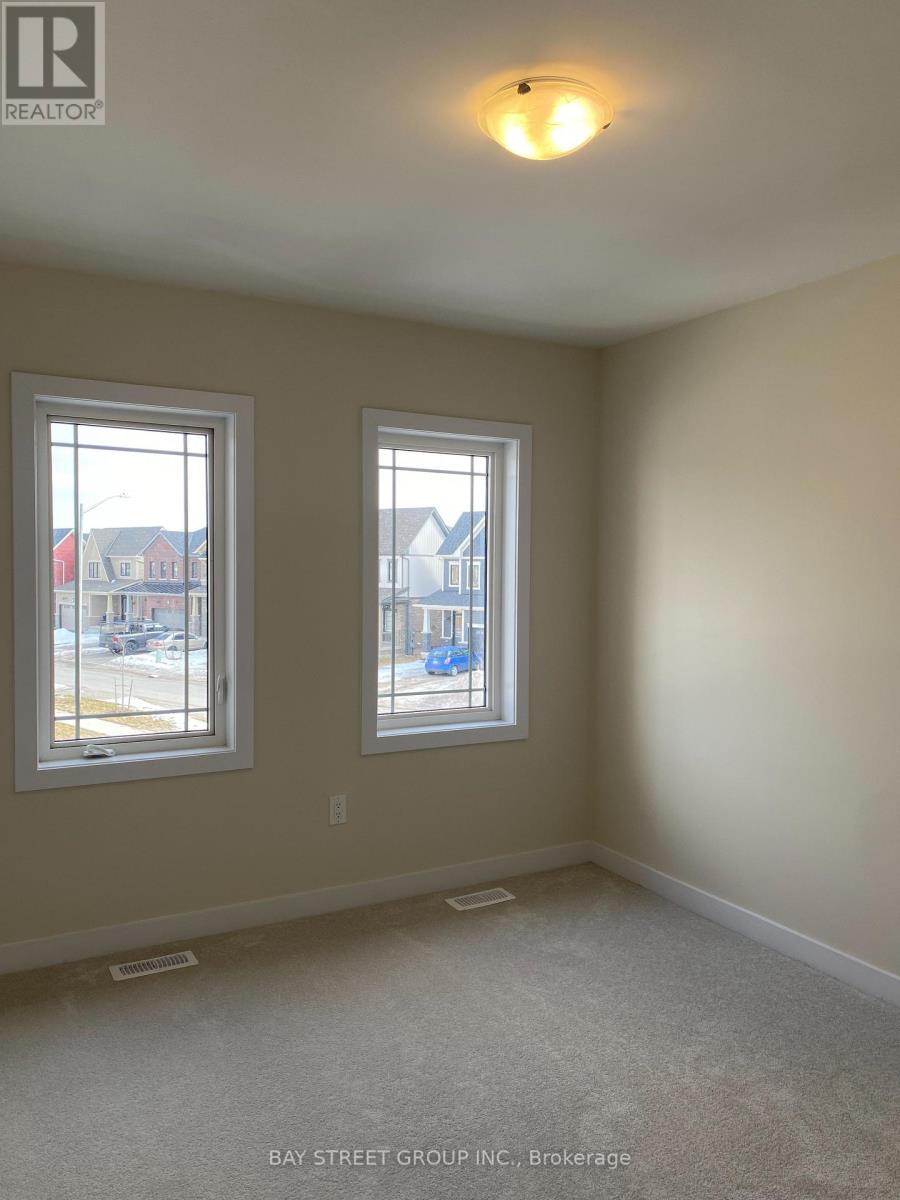 215 Aviron Crescent, Welland, Ontario  L3B 0M5 - Photo 15 - X12467374