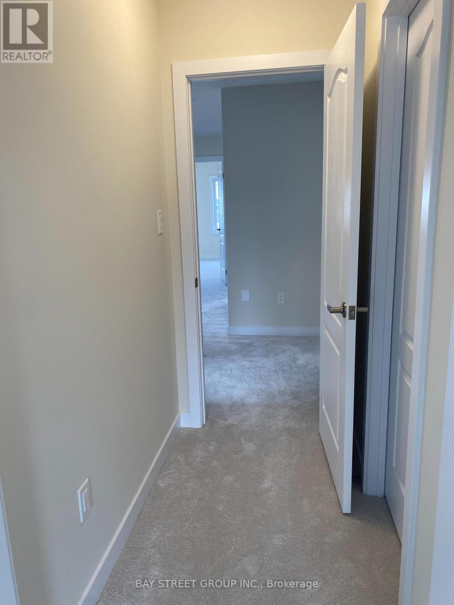 215 Aviron Crescent, Welland, Ontario  L3B 0M5 - Photo 19 - X12467374