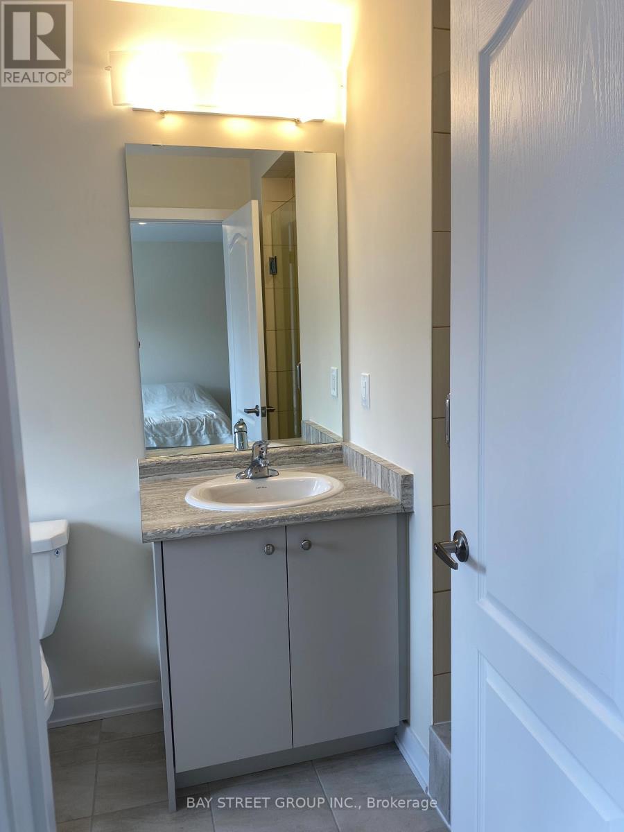 215 Aviron Crescent, Welland, Ontario  L3B 0M5 - Photo 22 - X12467374