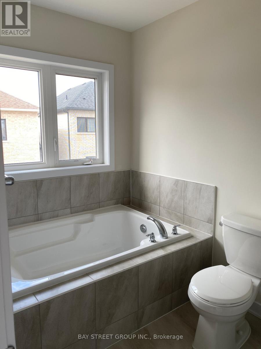 215 Aviron Crescent, Welland, Ontario  L3B 0M5 - Photo 23 - X12467374