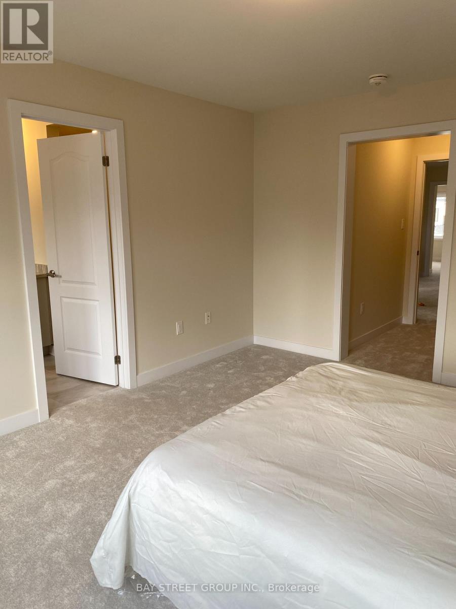 215 Aviron Crescent, Welland, Ontario  L3B 0M5 - Photo 24 - X12467374