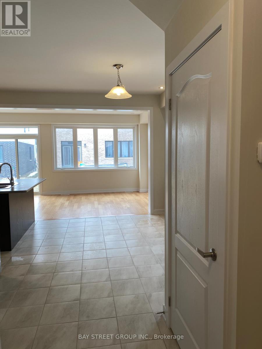 215 Aviron Crescent, Welland, Ontario  L3B 0M5 - Photo 5 - X12467374