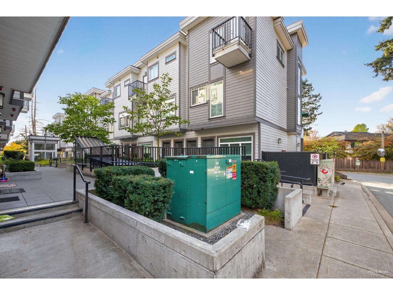 17 7247 140 Street, Surrey, British Columbia  V3W 1K8 - Photo 3 - R3057368