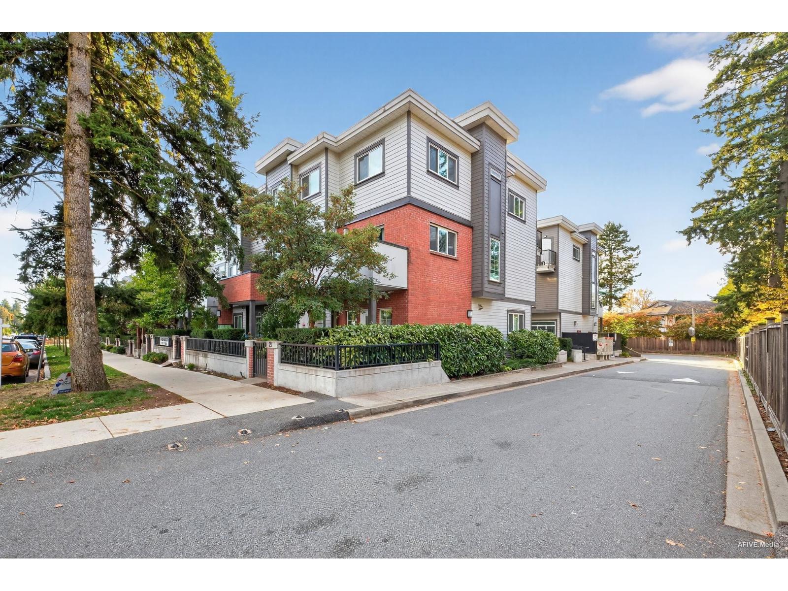 17 7247 140 Street, Surrey, British Columbia  V3W 1K8 - Photo 2 - R3057368
