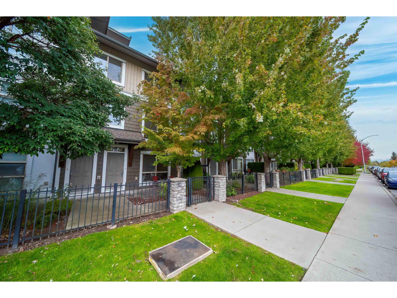123 6671 121 Street, Surrey, British Columbia  V3W 1T9 - Photo 3 - R3059233
