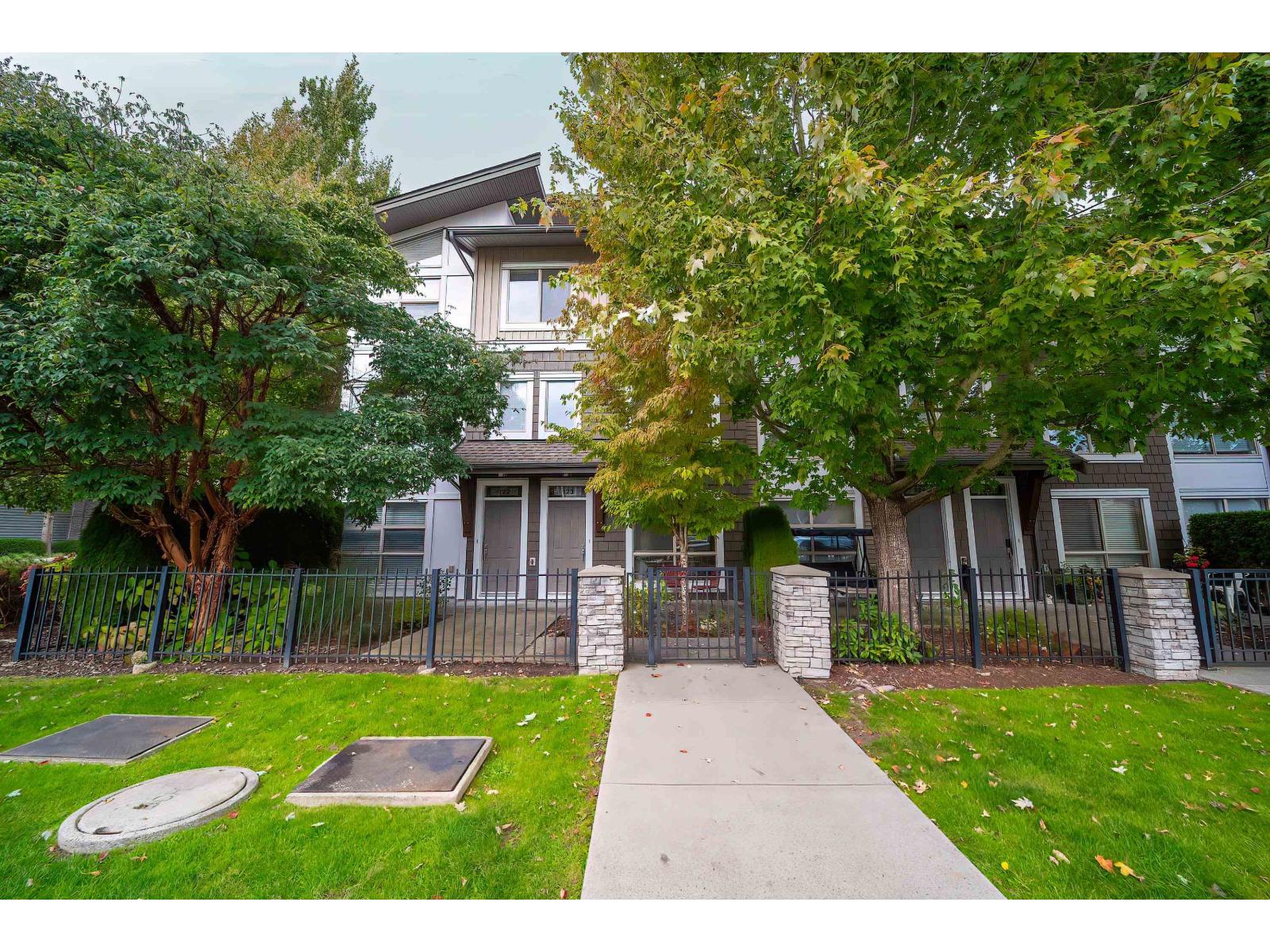123 6671 121 Street, Surrey, British Columbia  V3W 1T9 - Photo 2 - R3059233