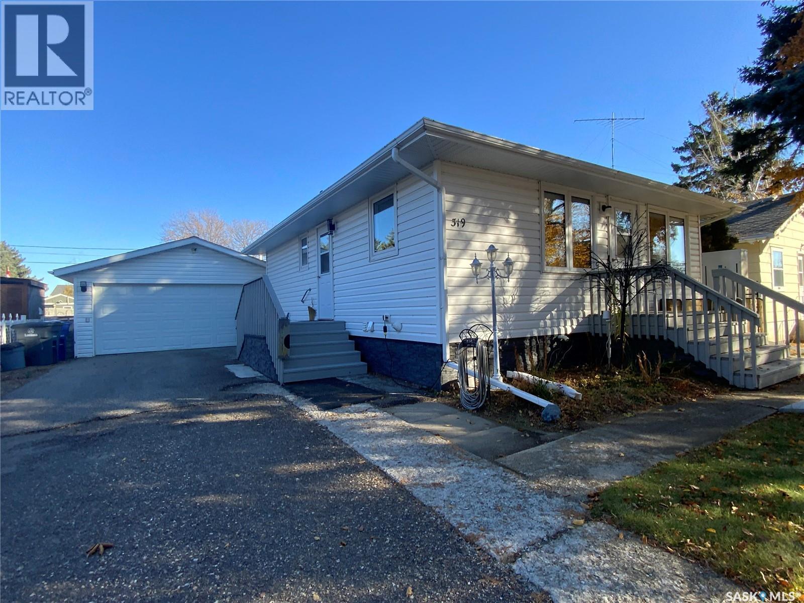 319 Simpson Street, Outlook, Saskatchewan  S0L 2N0 - Photo 1 - SK020938