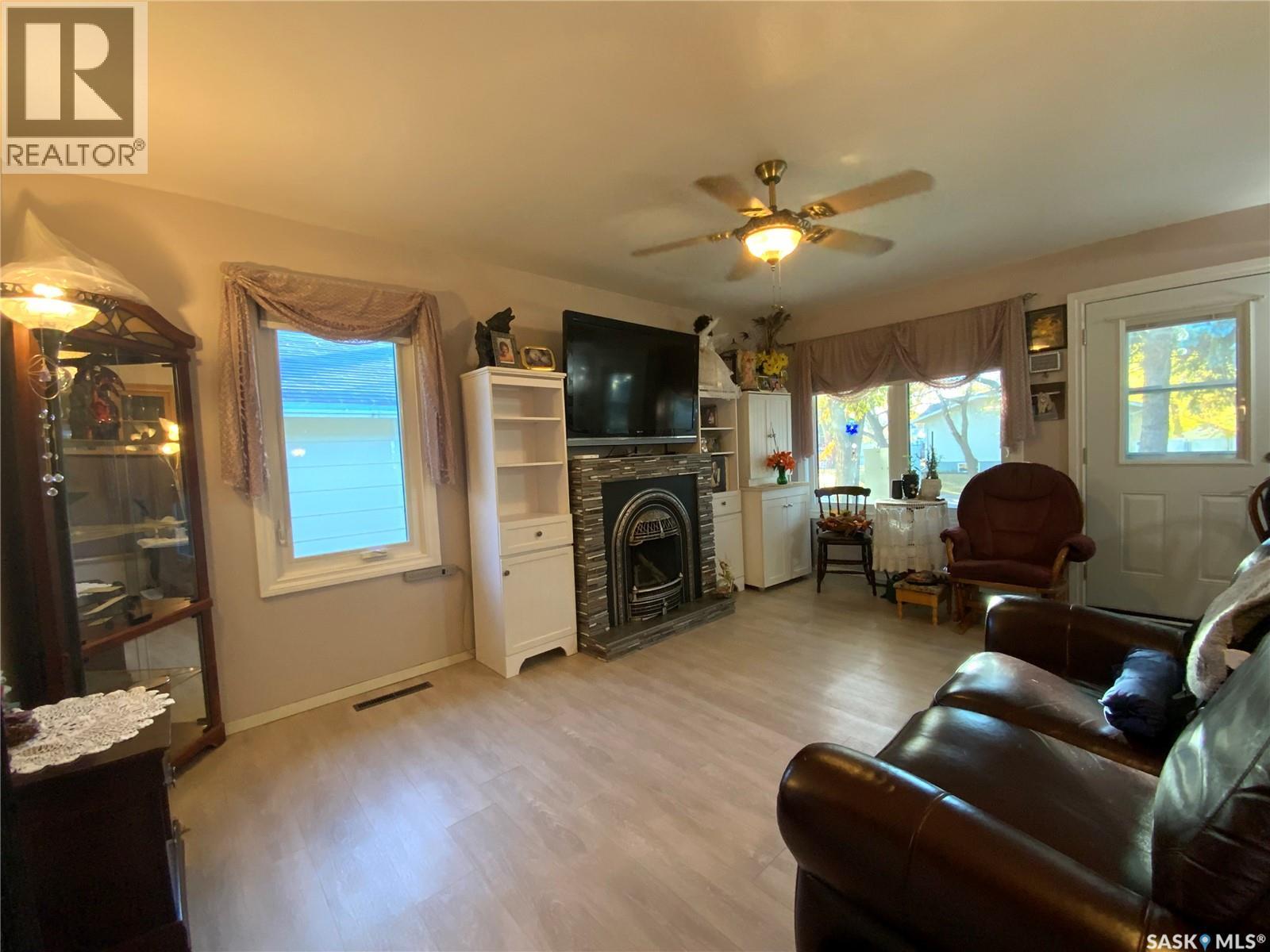 319 Simpson Street, Outlook, Saskatchewan  S0L 2N0 - Photo 12 - SK020938