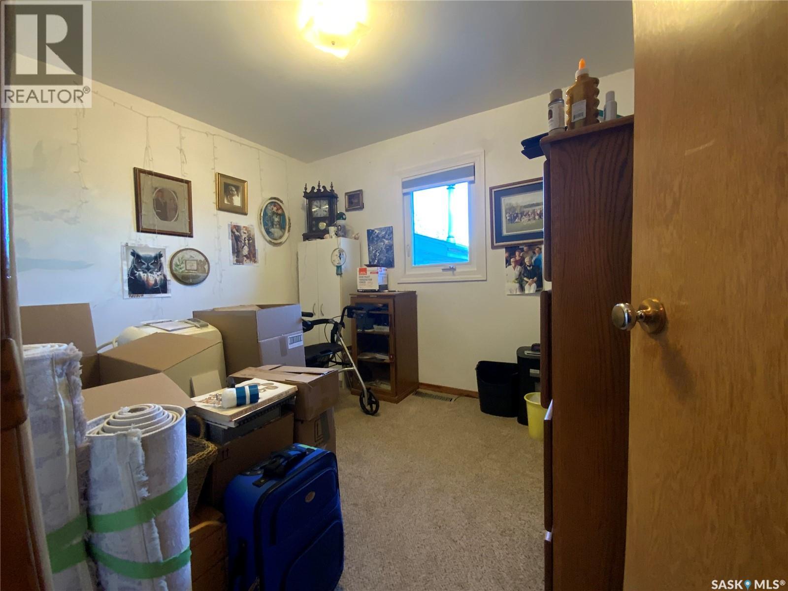 319 Simpson Street, Outlook, Saskatchewan  S0L 2N0 - Photo 16 - SK020938