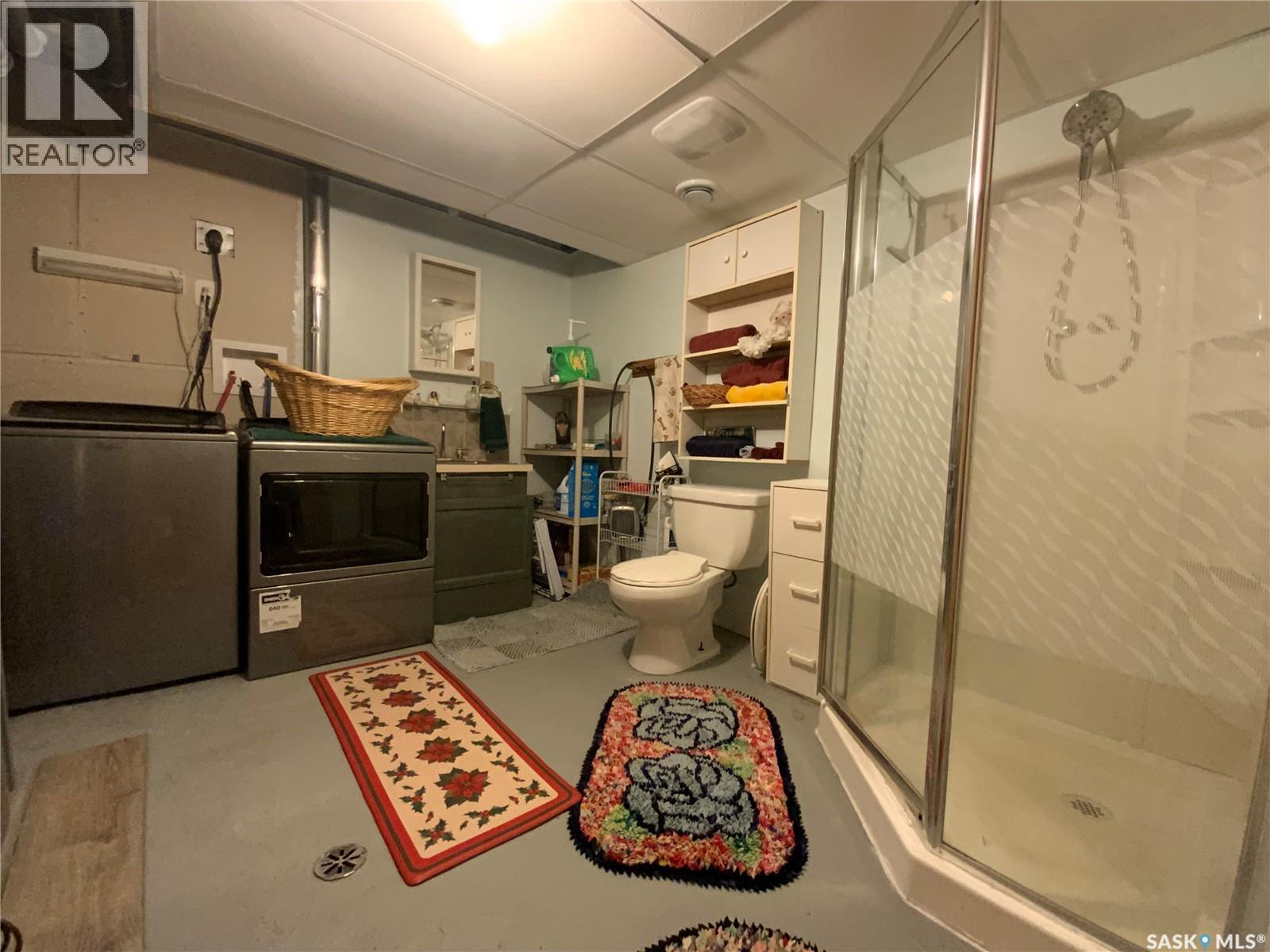 319 Simpson Street, Outlook, Saskatchewan  S0L 2N0 - Photo 24 - SK020938