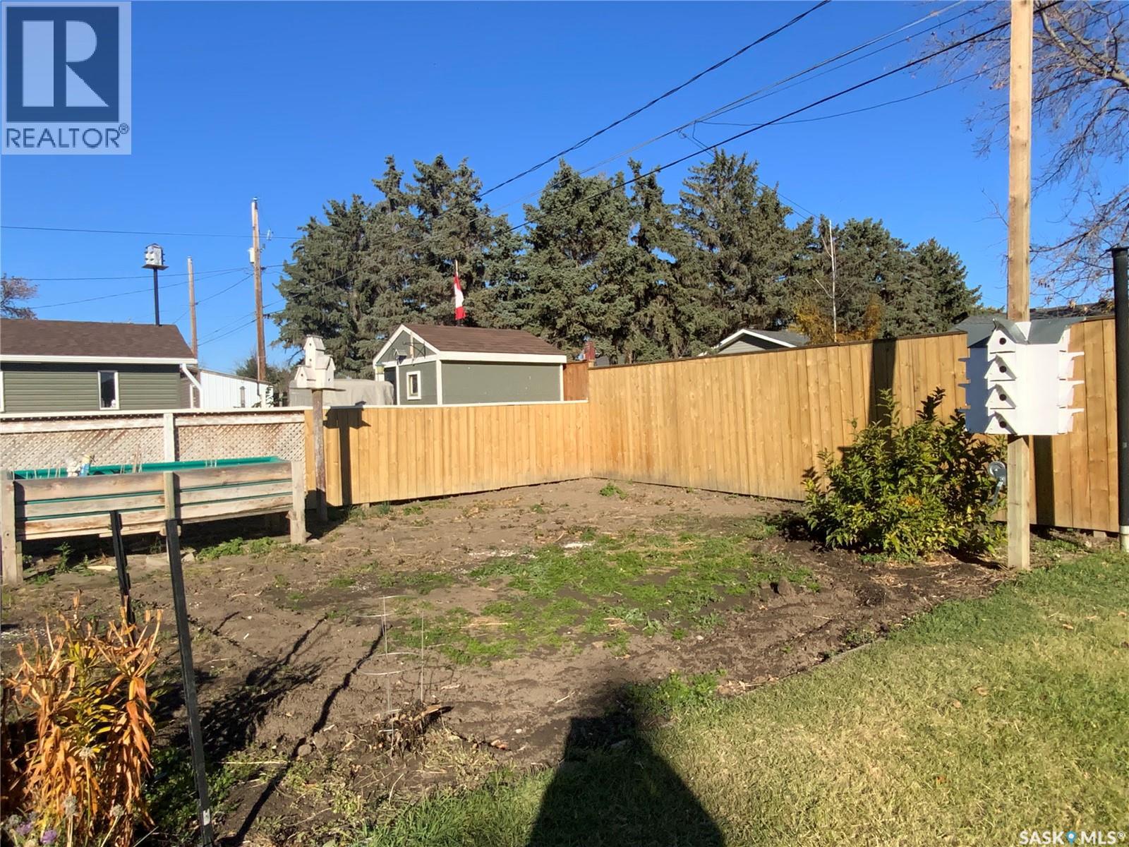319 Simpson Street, Outlook, Saskatchewan  S0L 2N0 - Photo 30 - SK020938