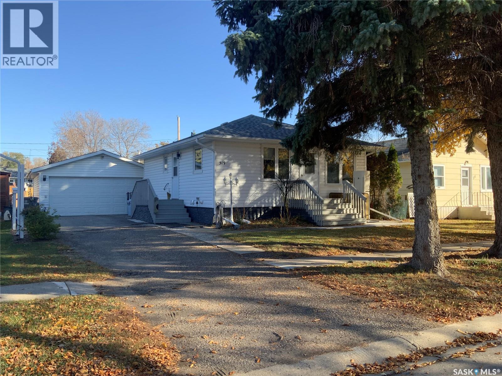 319 Simpson Street, Outlook, Saskatchewan  S0L 2N0 - Photo 36 - SK020938