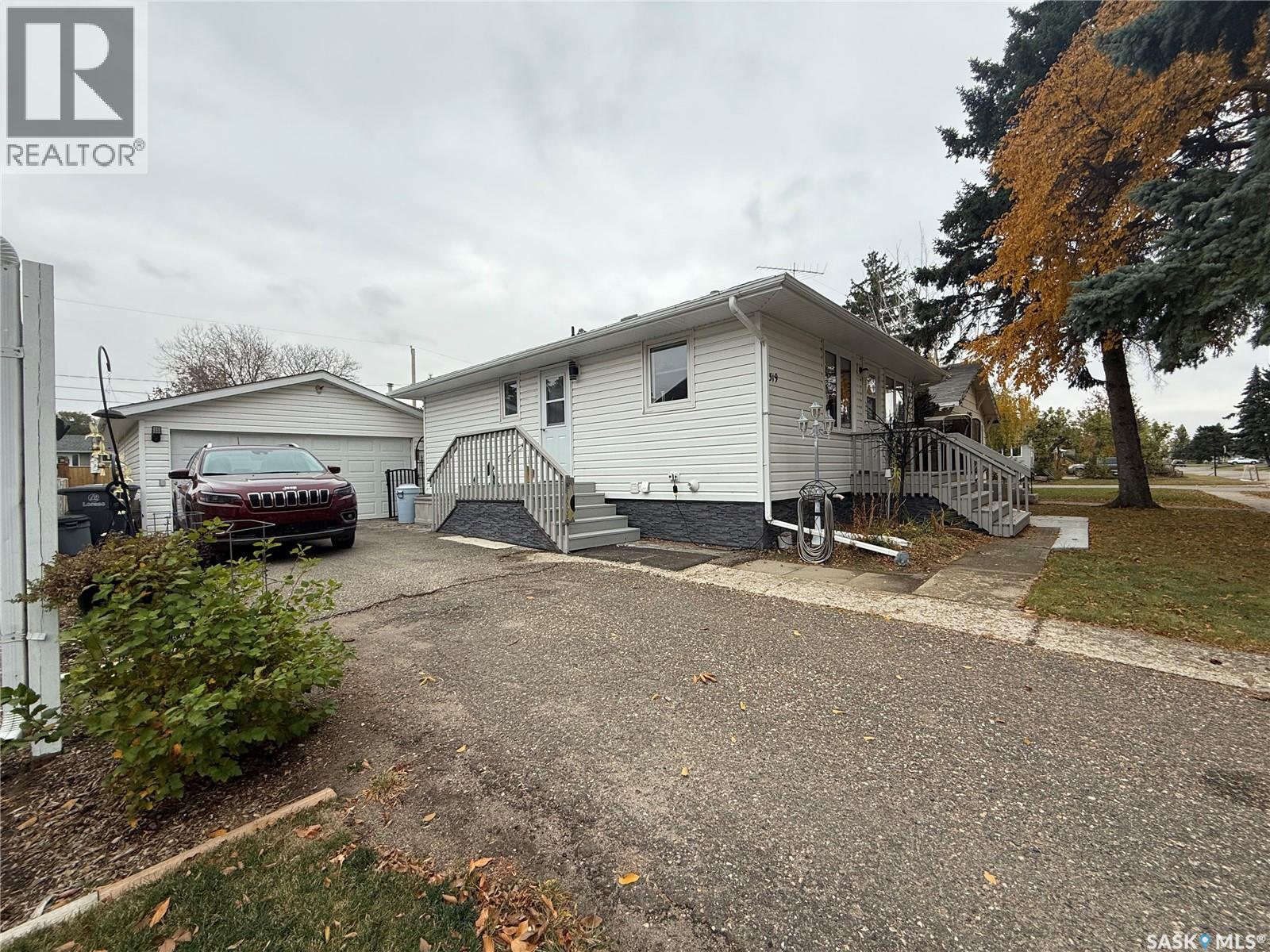 319 Simpson Street, Outlook, Saskatchewan  S0L 2N0 - Photo 37 - SK020938