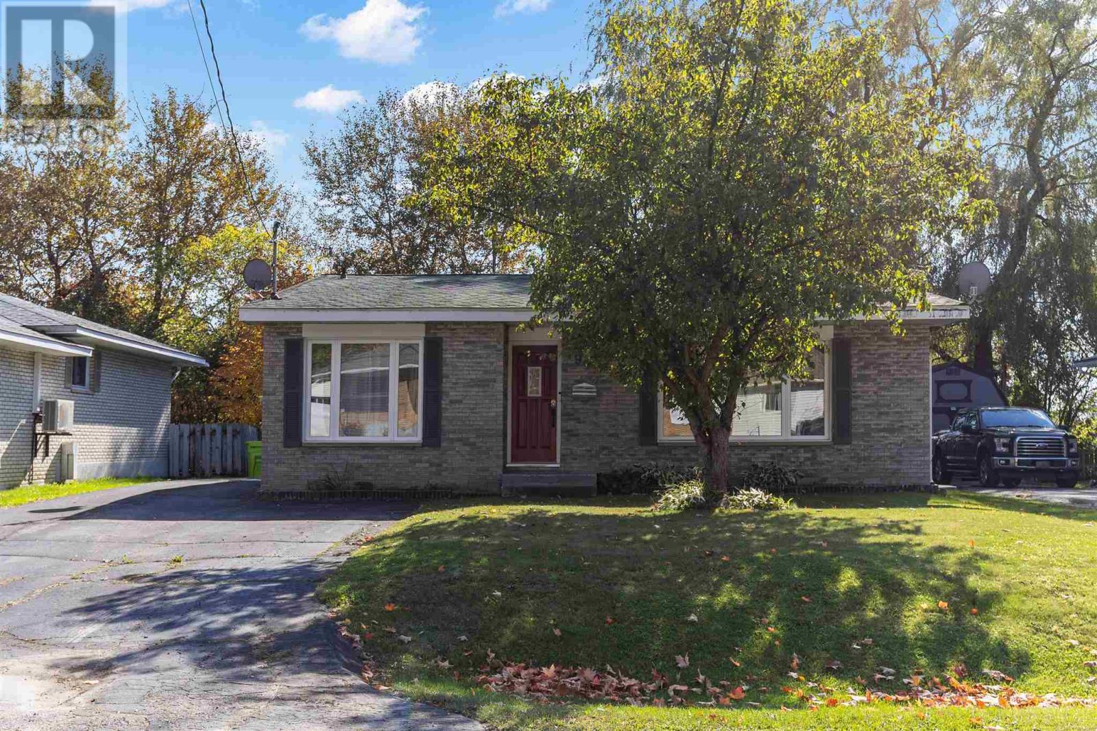 9 Creery Ave, Sault Ste. Marie, Ontario  P6B 1G7 - Photo 2 - SM252913