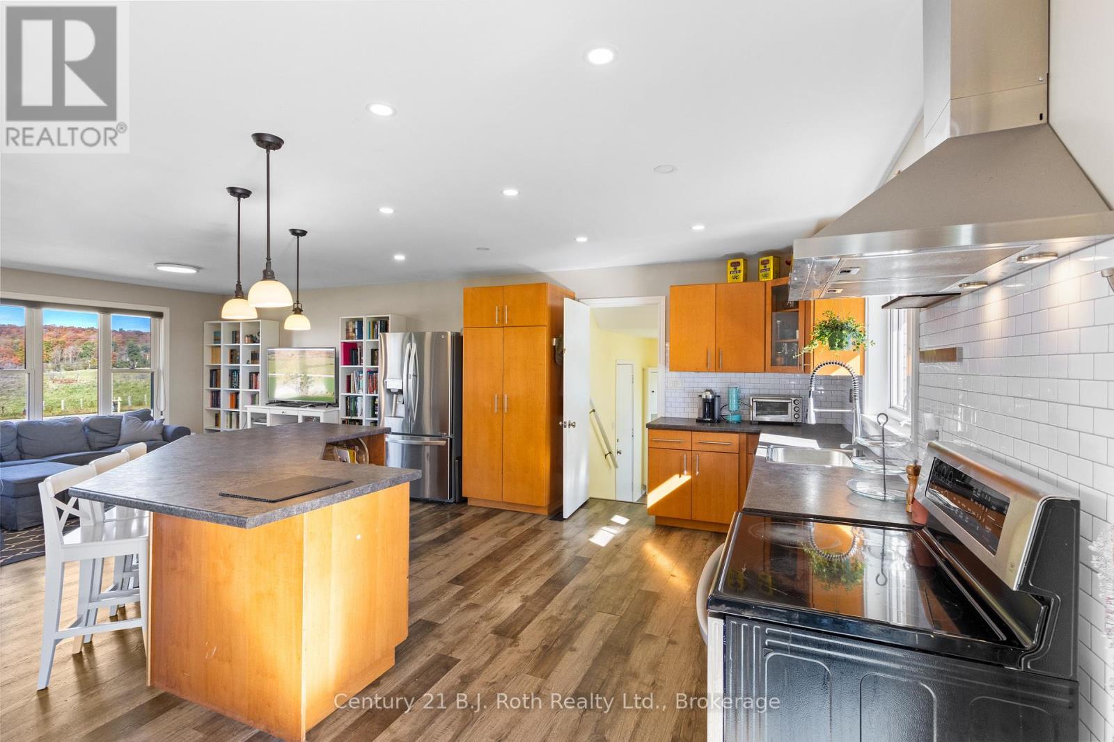 21388 Grey Rd 16, Chatsworth, Ontario  N0H 2N0 - Photo 13 - X12467442