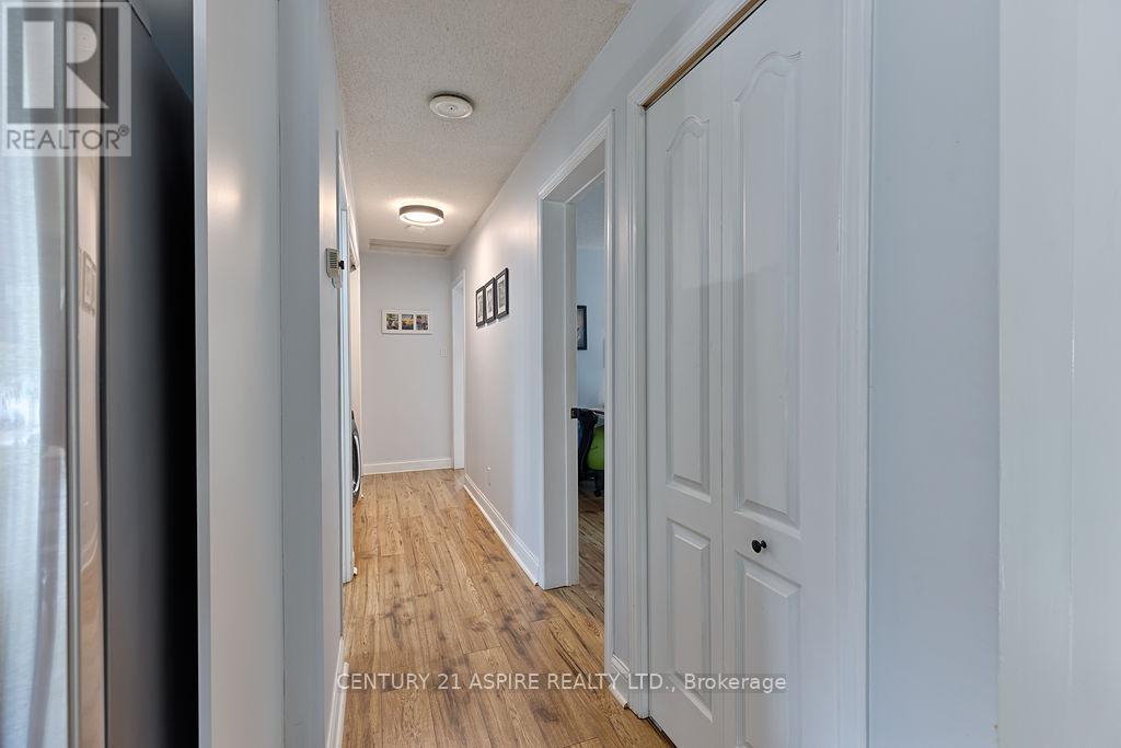 35 A East Street, Petawawa, Ontario  K8H 2N7 - Photo 13 - X12467437