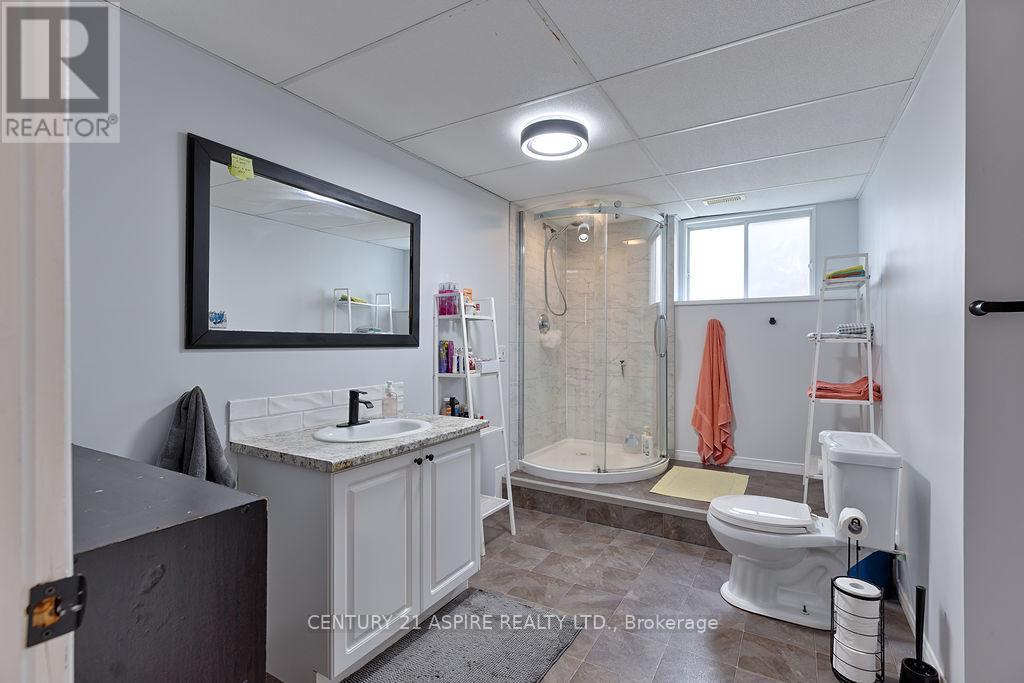 35 A East Street, Petawawa, Ontario  K8H 2N7 - Photo 27 - X12467437