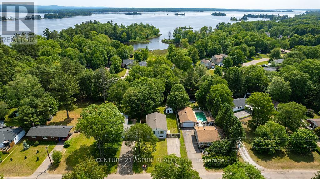 35 A East Street, Petawawa, Ontario  K8H 2N7 - Photo 34 - X12467437