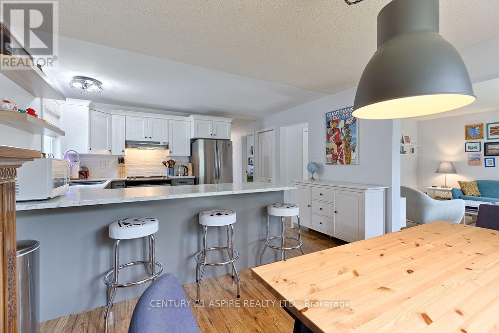 35 A East Street, Petawawa, Ontario  K8H 2N7 - Photo 8 - X12467437