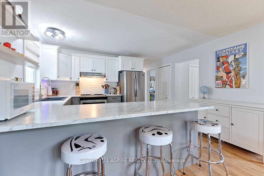 35 A East Street, Petawawa, Ontario  K8H 2N7 - Photo 9 - X12467437