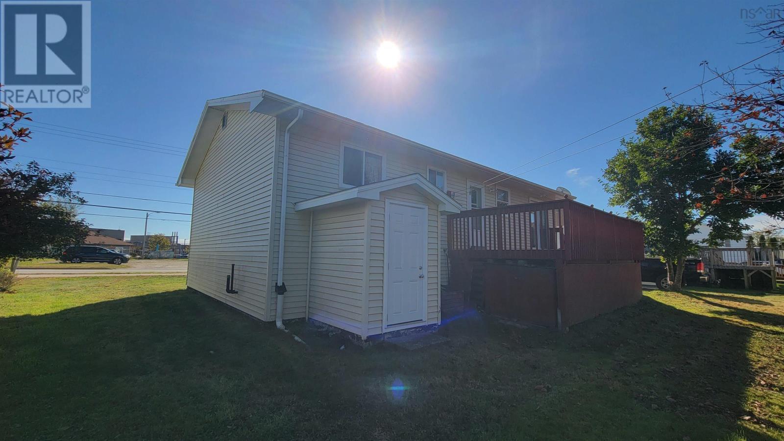 352 Pleasant Street, Yarmouth, Nova Scotia  B5A 2L2 - Photo 7 - 202526024