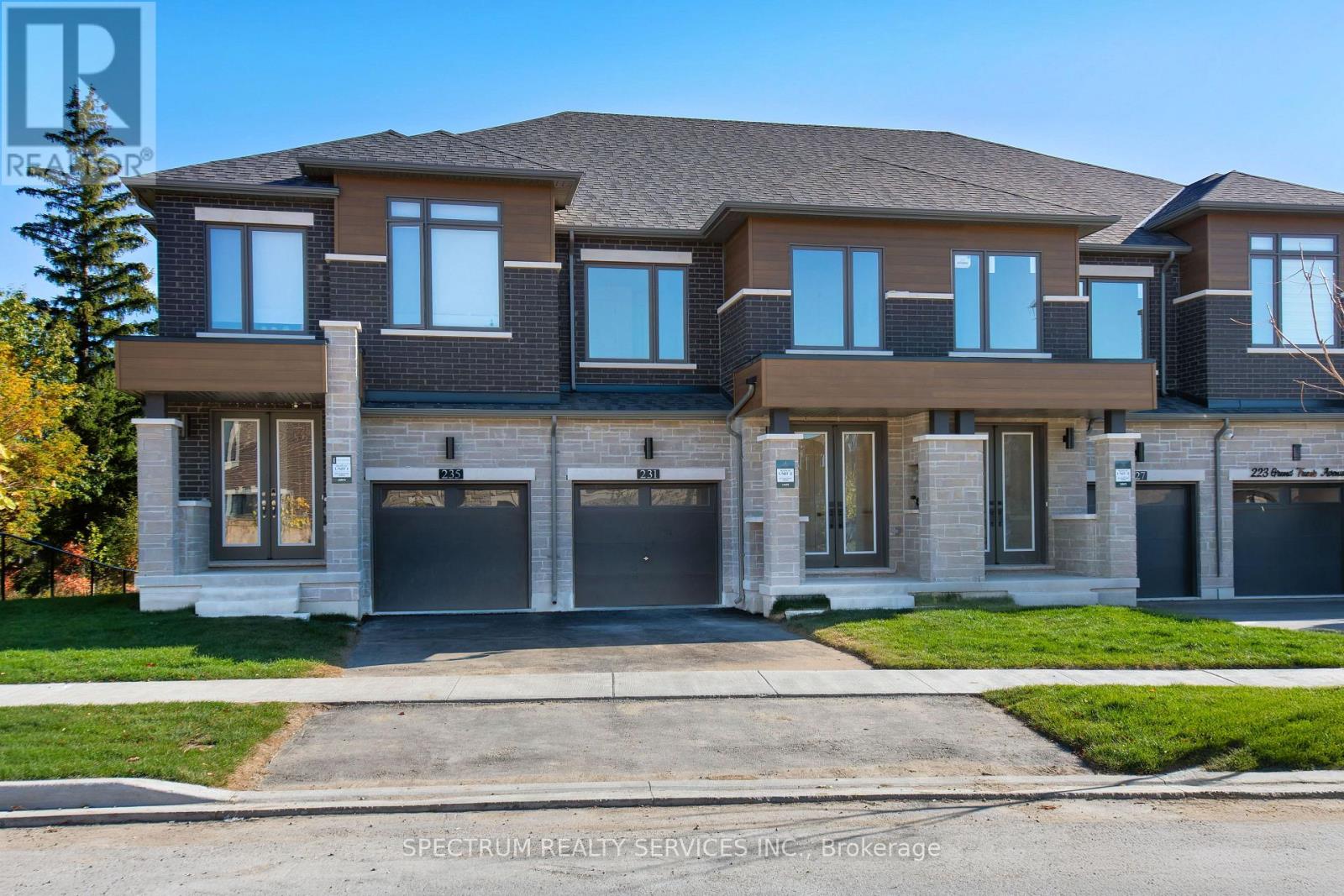 231 GRAND TRUNK AVENUE, Vaughan, Ontario