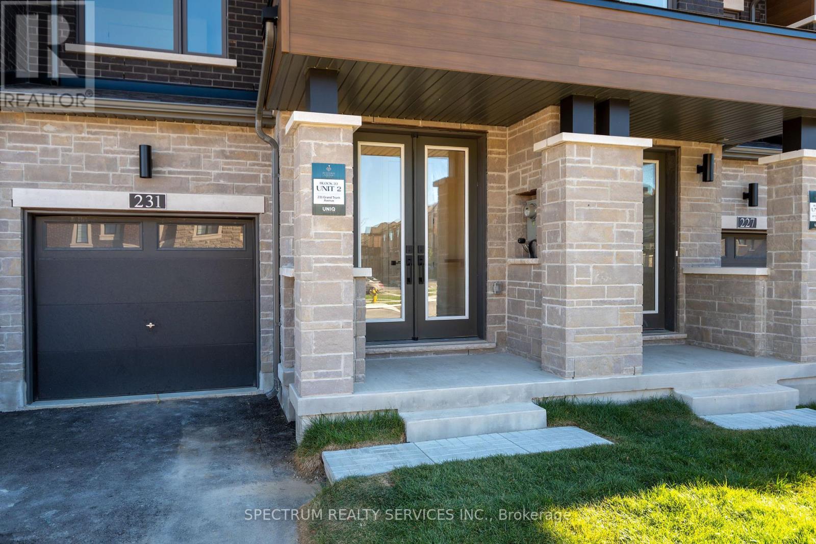 231 Grand Trunk Avenue, Vaughan, Ontario  L6A 5E5 - Photo 2 - N12448567