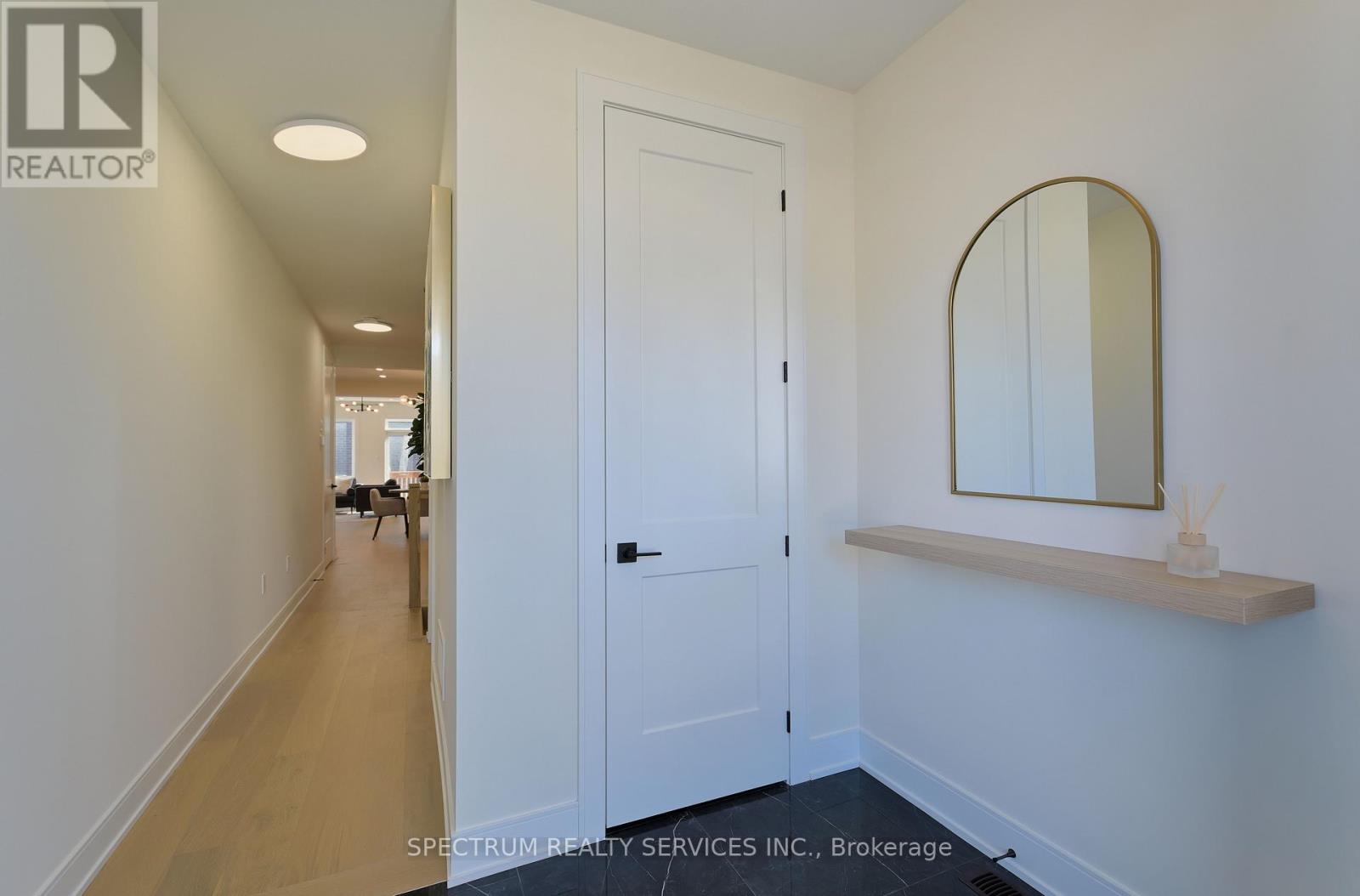 231 Grand Trunk Avenue, Vaughan, Ontario  L6A 5E5 - Photo 5 - N12448567