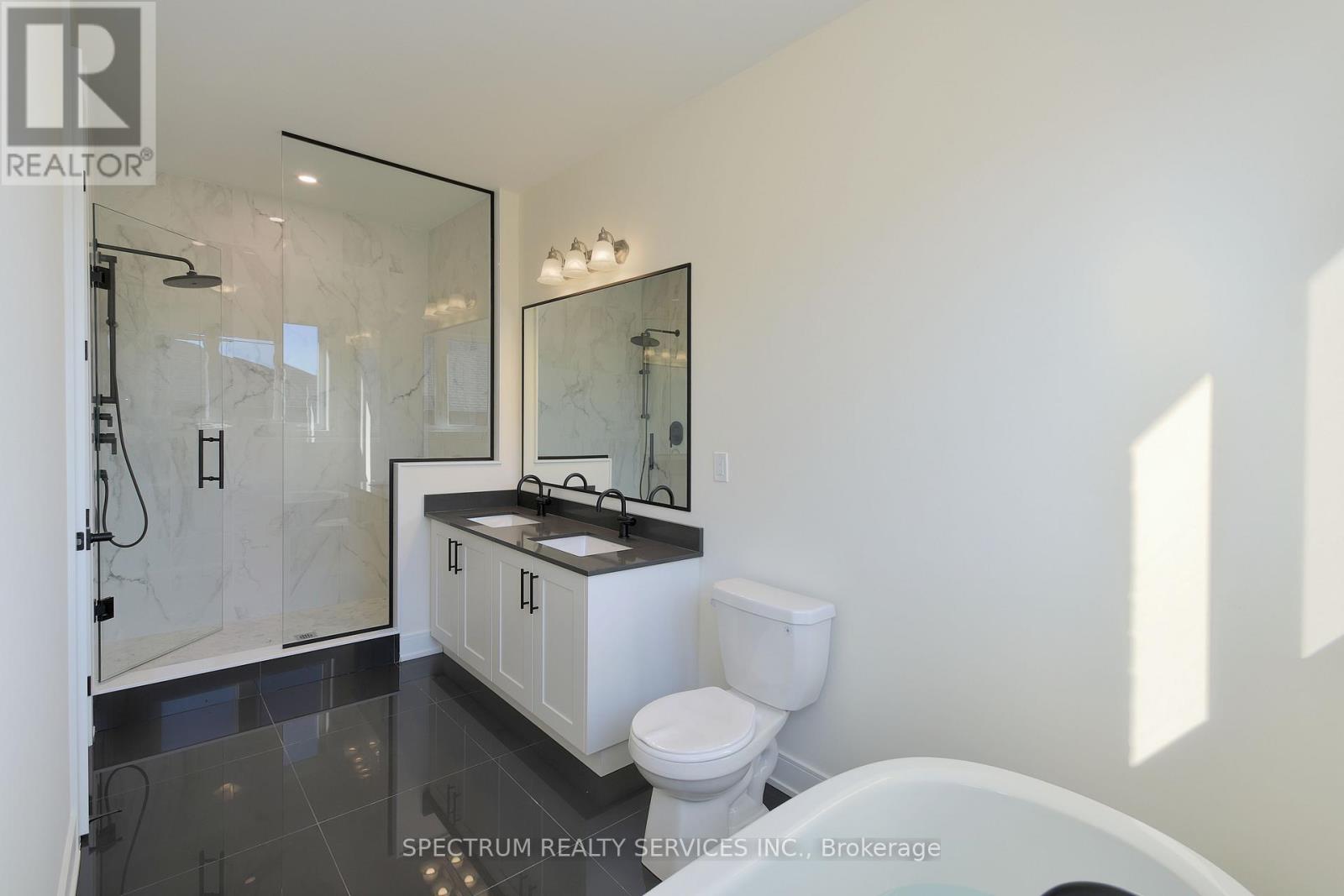 231 Grand Trunk Avenue, Vaughan, Ontario  L6A 5E5 - Photo 22 - N12448567