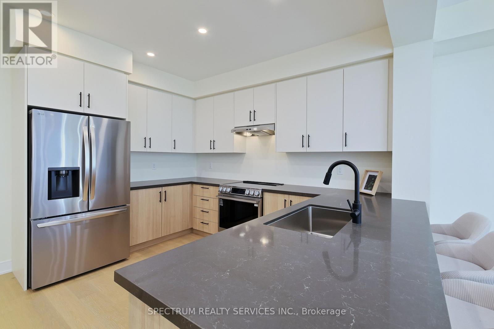 231 Grand Trunk Avenue, Vaughan, Ontario  L6A 5E5 - Photo 11 - N12448567