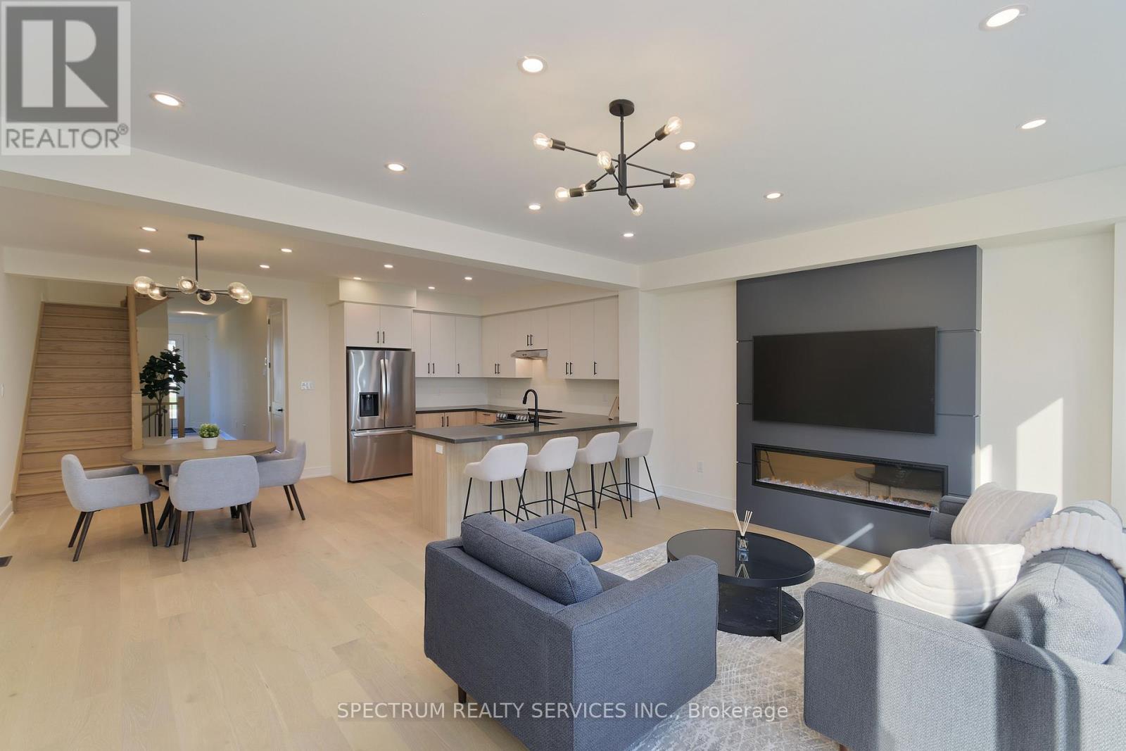 231 Grand Trunk Avenue, Vaughan, Ontario  L6A 5E5 - Photo 6 - N12448567