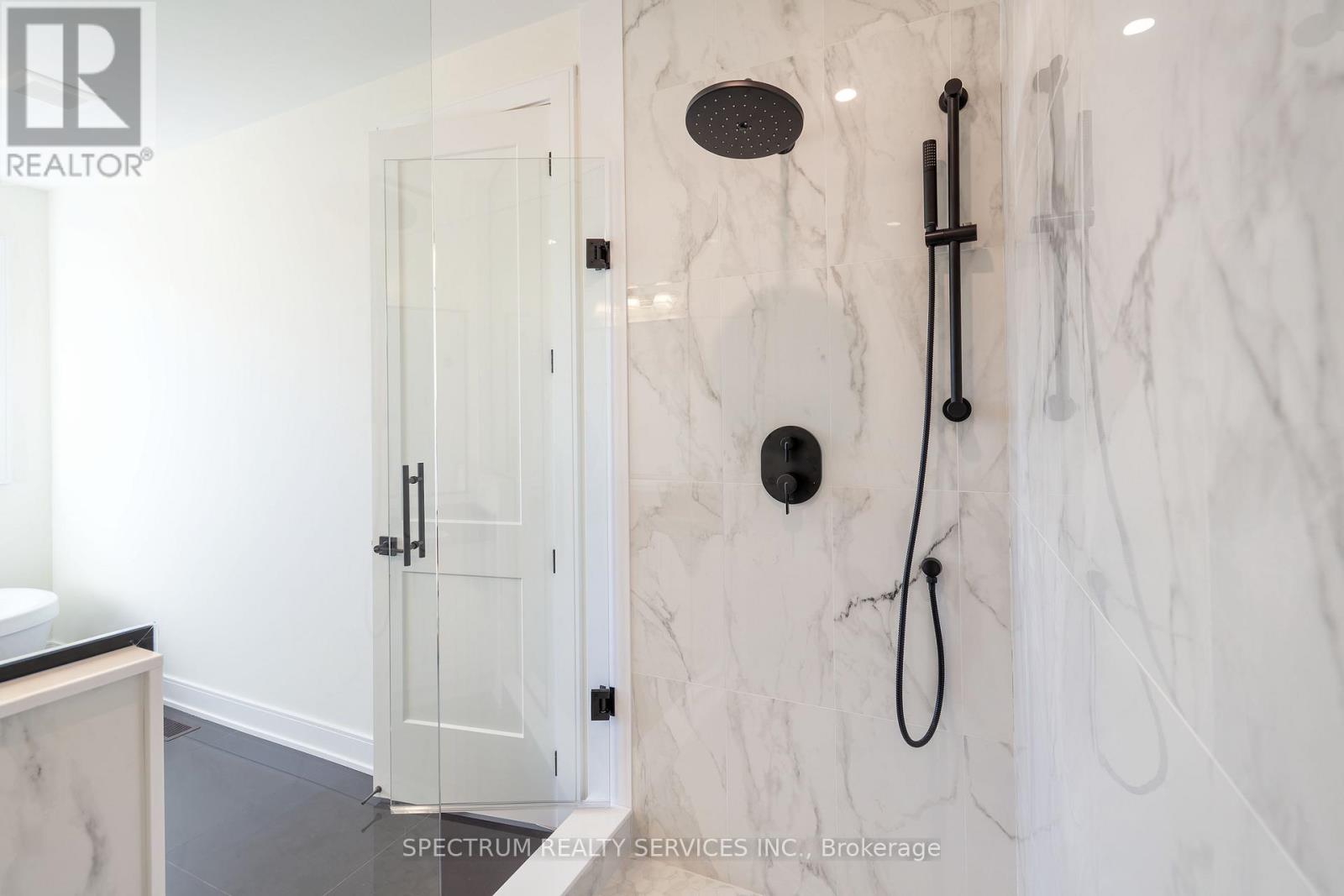 231 Grand Trunk Avenue, Vaughan, Ontario  L6A 5E5 - Photo 24 - N12448567