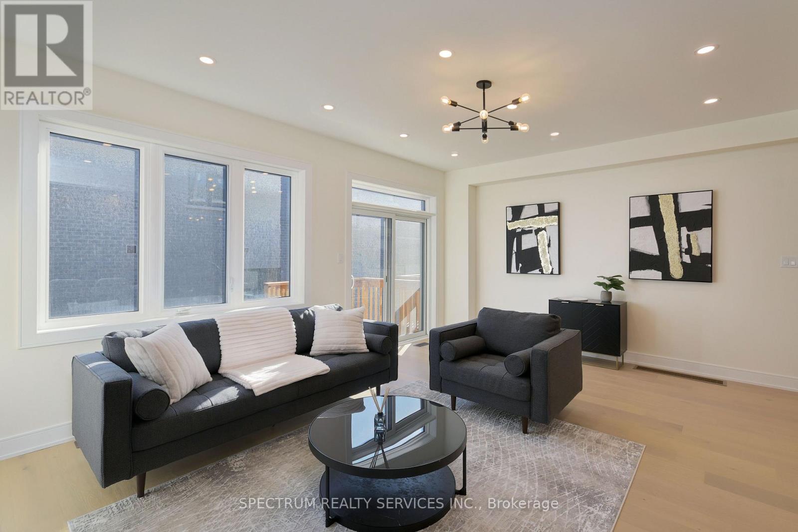 231 Grand Trunk Avenue, Vaughan, Ontario  L6A 5E5 - Photo 7 - N12448567