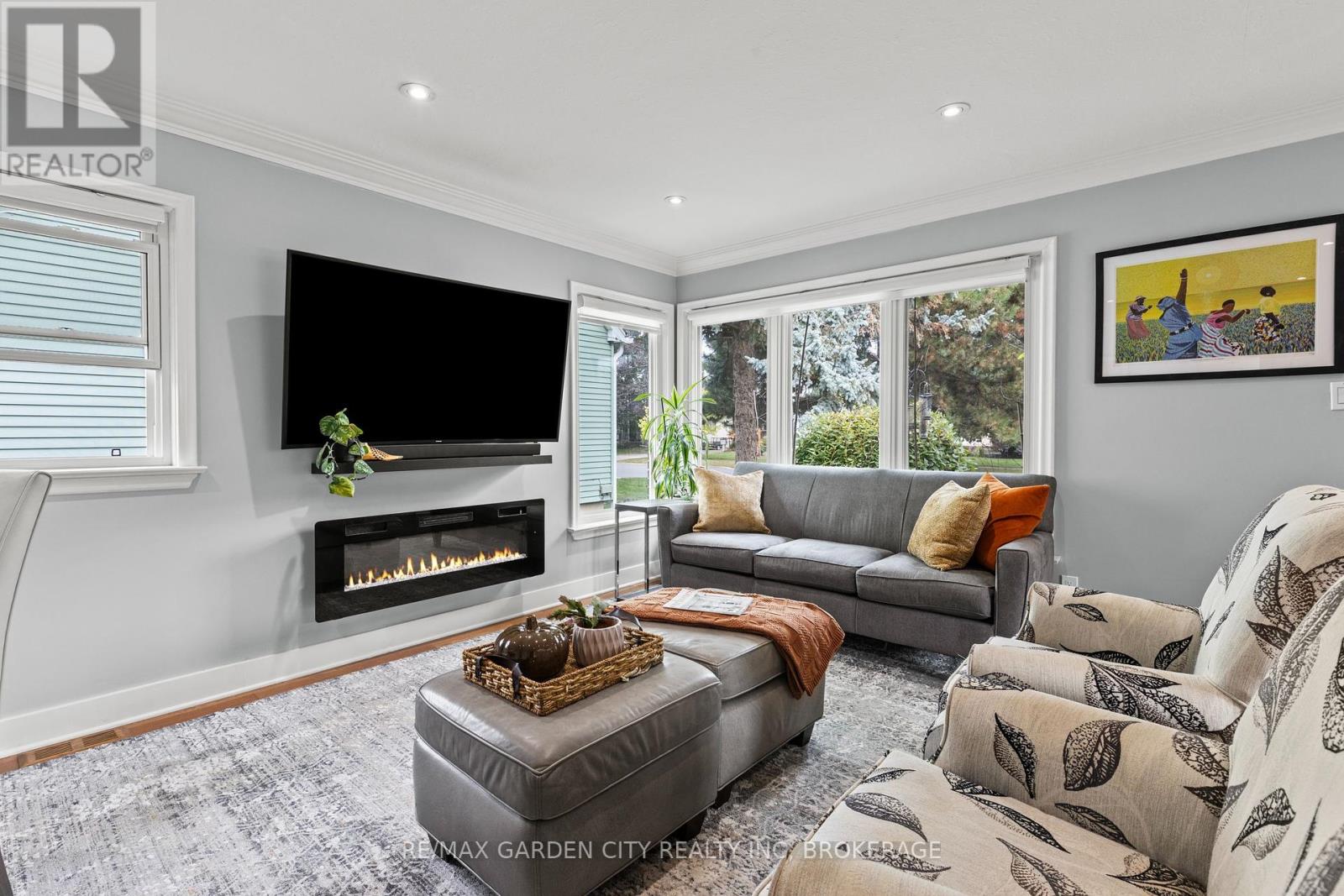 629 Penner Street, Niagara-On-The-Lake, Ontario  L0S 1T0 - Photo 19 - X12425385