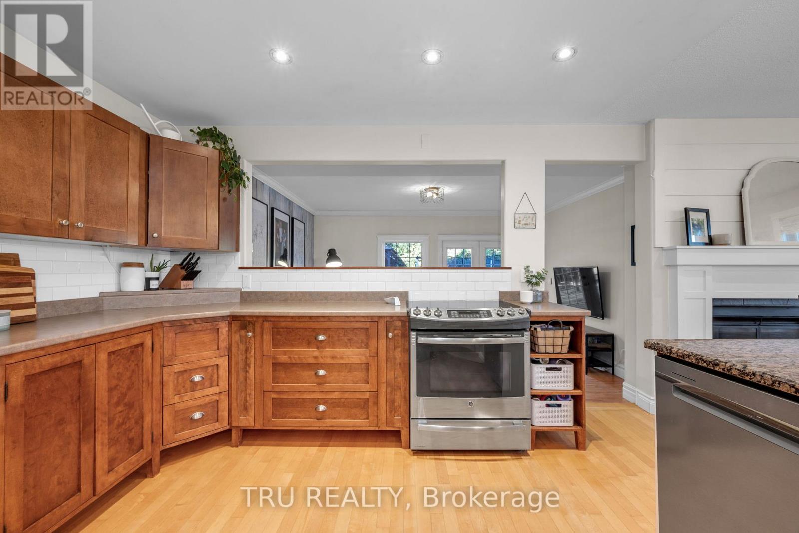 27 Duncan Street, Carleton Place, Ontario  K7C 3W4 - Photo 17 - X12467457
