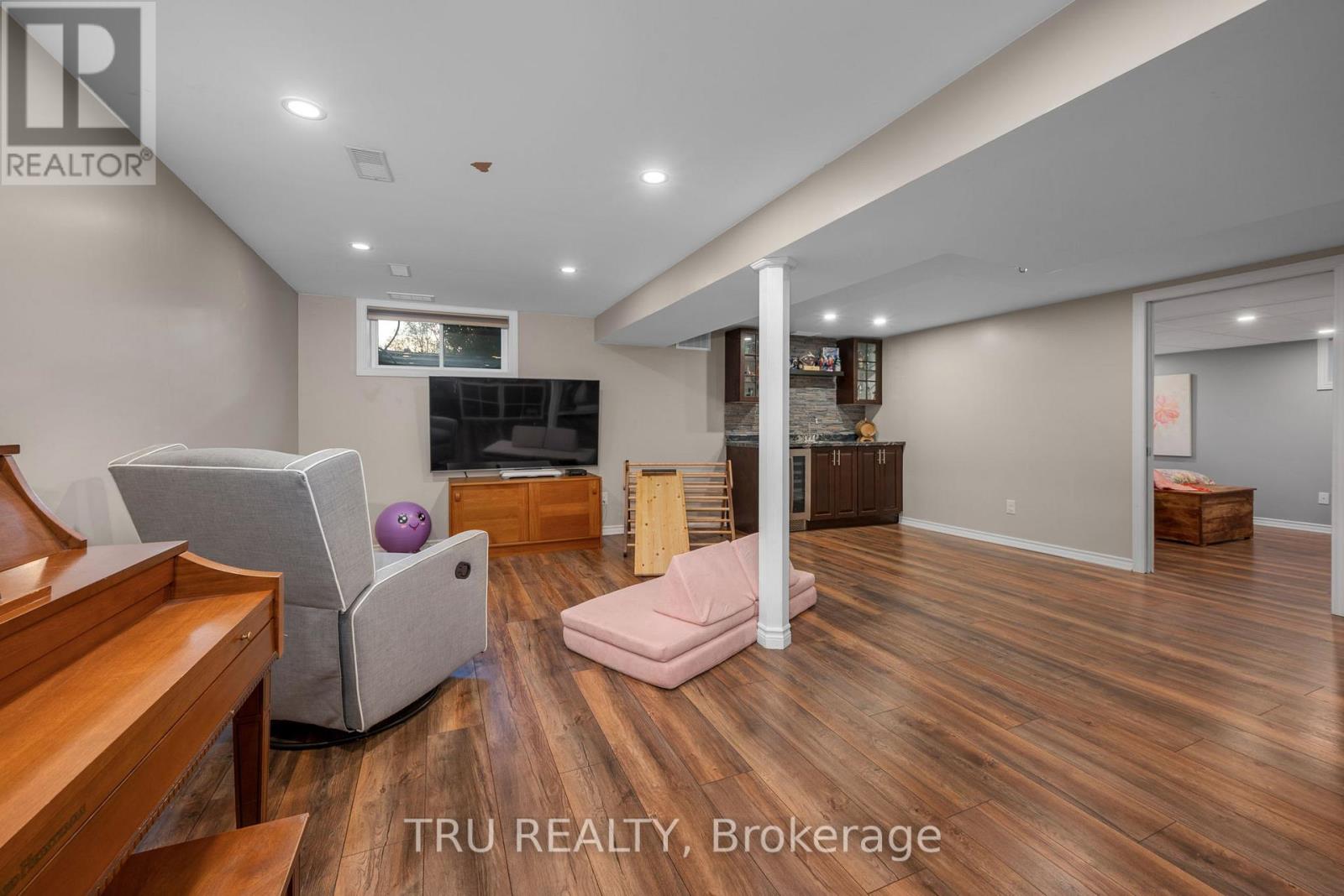 27 Duncan Street, Carleton Place, Ontario  K7C 3W4 - Photo 37 - X12467457