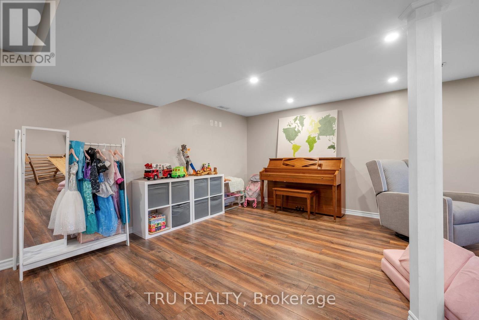 27 Duncan Street, Carleton Place, Ontario  K7C 3W4 - Photo 38 - X12467457
