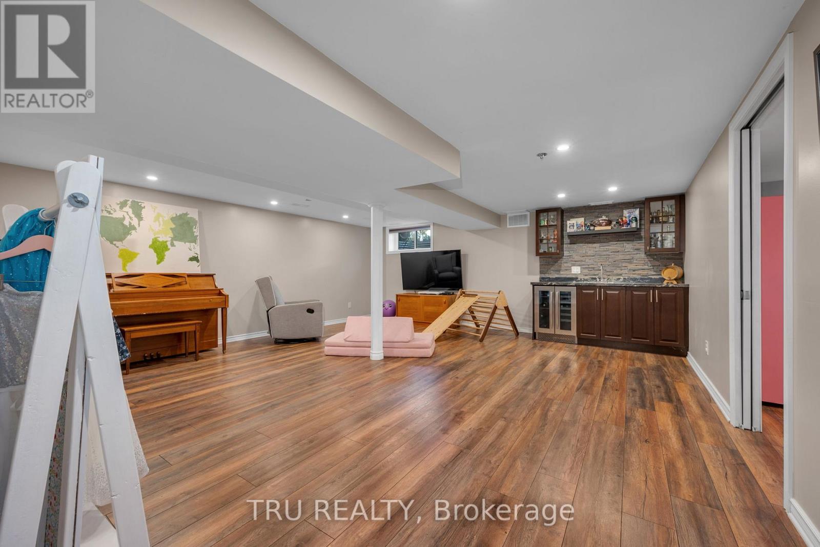 27 Duncan Street, Carleton Place, Ontario  K7C 3W4 - Photo 39 - X12467457