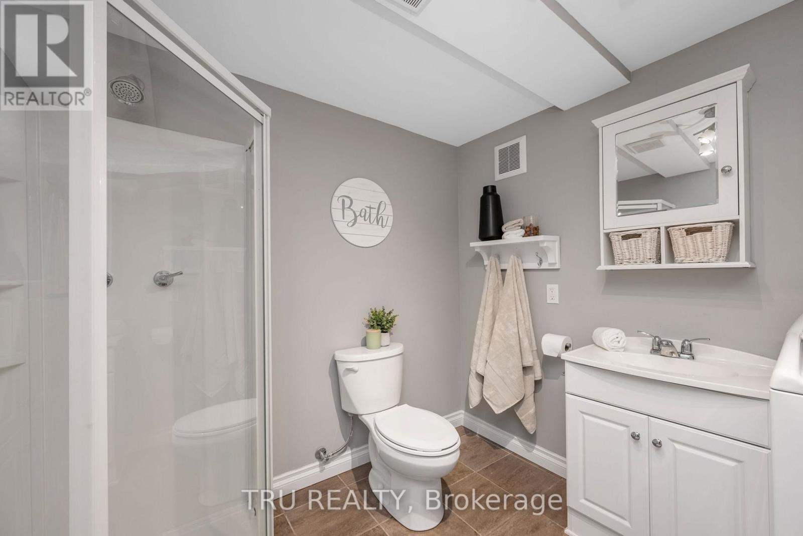 27 Duncan Street, Carleton Place, Ontario  K7C 3W4 - Photo 43 - X12467457