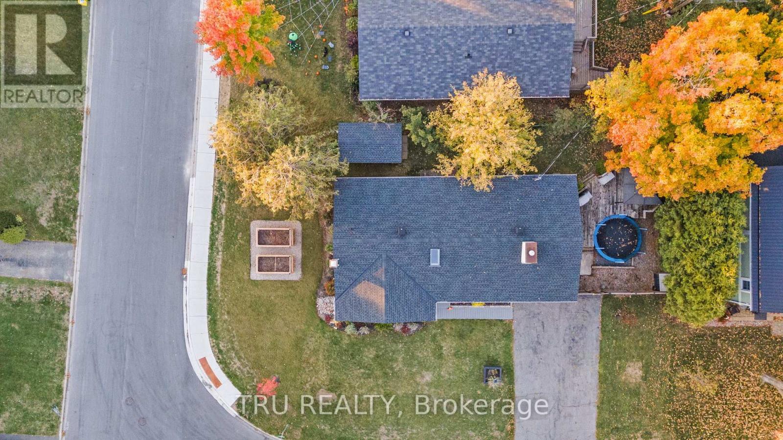 27 Duncan Street, Carleton Place, Ontario  K7C 3W4 - Photo 6 - X12467457