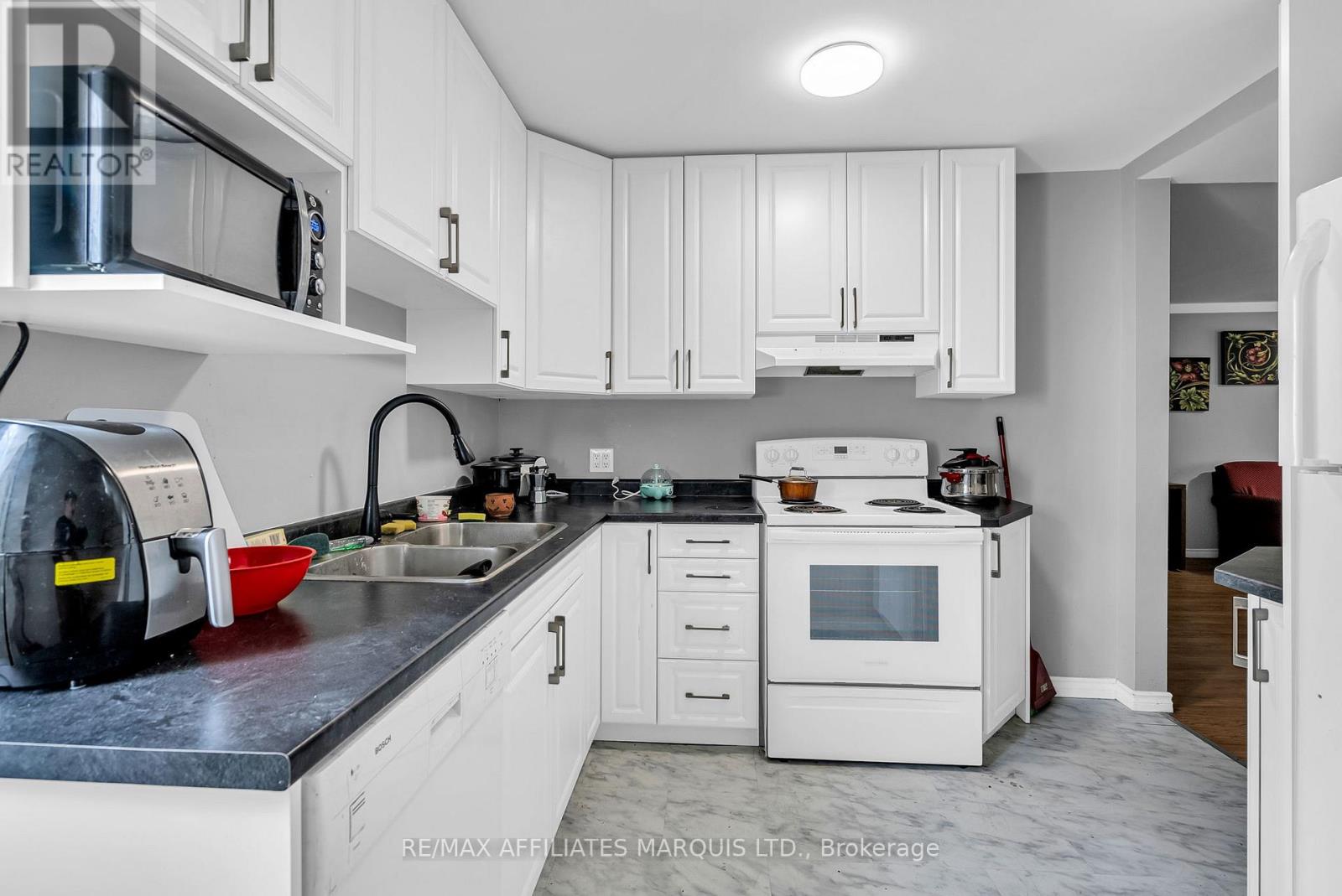 303 Guy Street, Cornwall, Ontario  K6H 4V3 - Photo 8 - X12467459