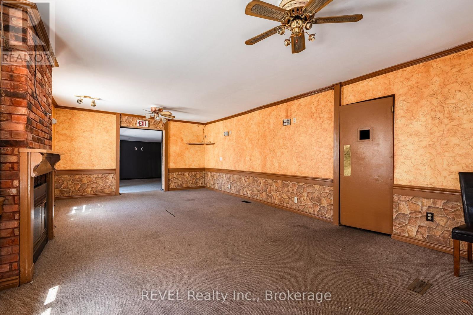 131 Niagara Street, St. Catharines, Ontario  L2R 4L6 - Photo 16 - X12467432